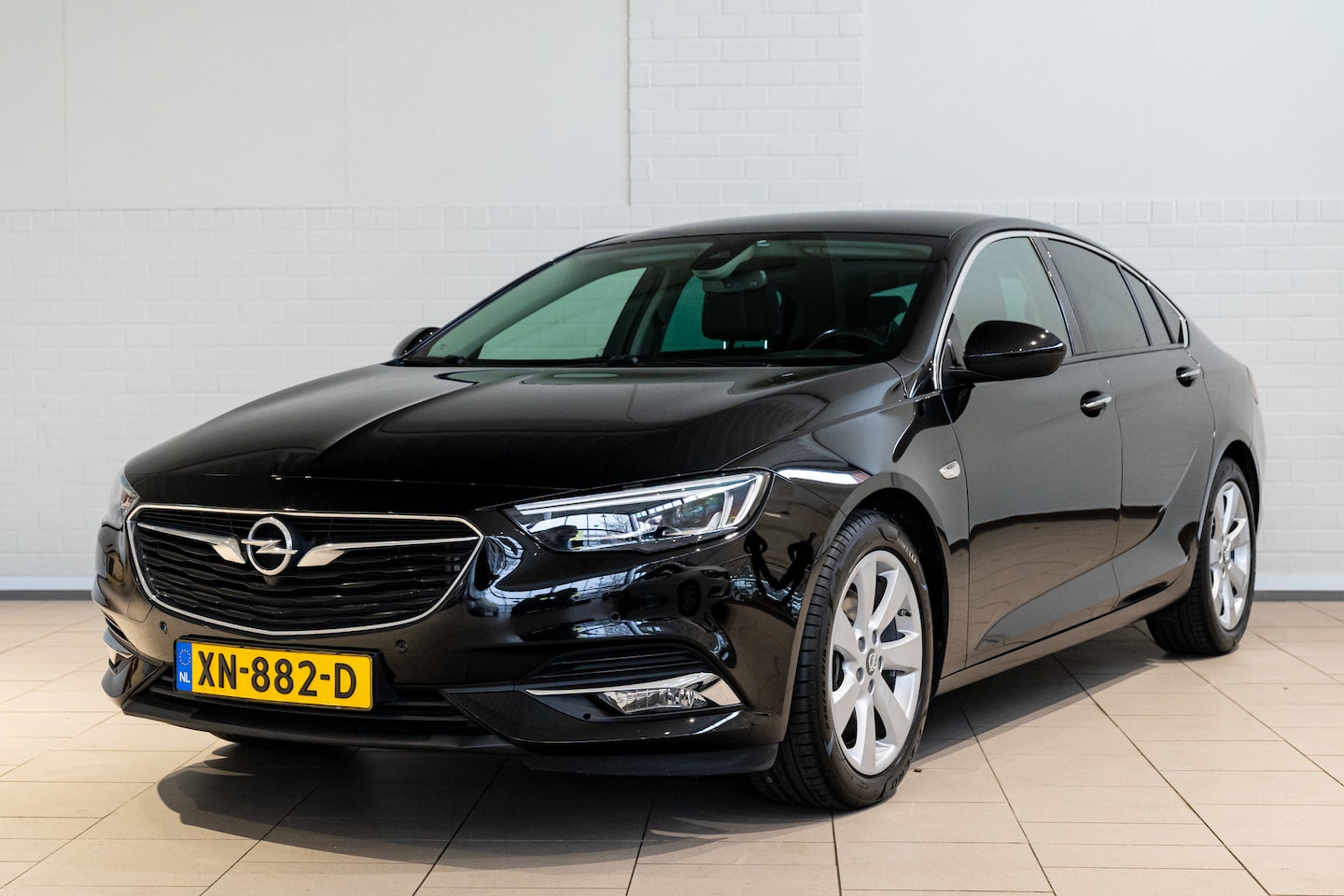 Opel Insignia Grand Sport - 1.6 Turbo 200 PK Innovation Automaat | Leder bekleding | Trekhaak | Winter Pakket - AutoWereld.nl