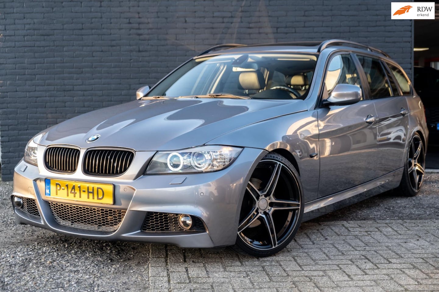 BMW 3-serie Touring - 318i Executive | Automaat | Pano | Leer - AutoWereld.nl