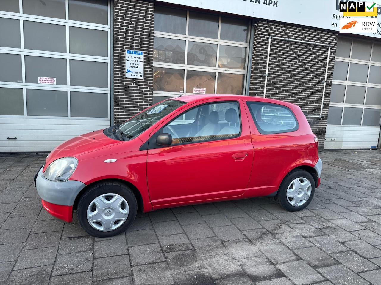 Toyota Yaris - 1.0-16V VVT-i Terra 1.0-16V VVT-i Terra - AutoWereld.nl