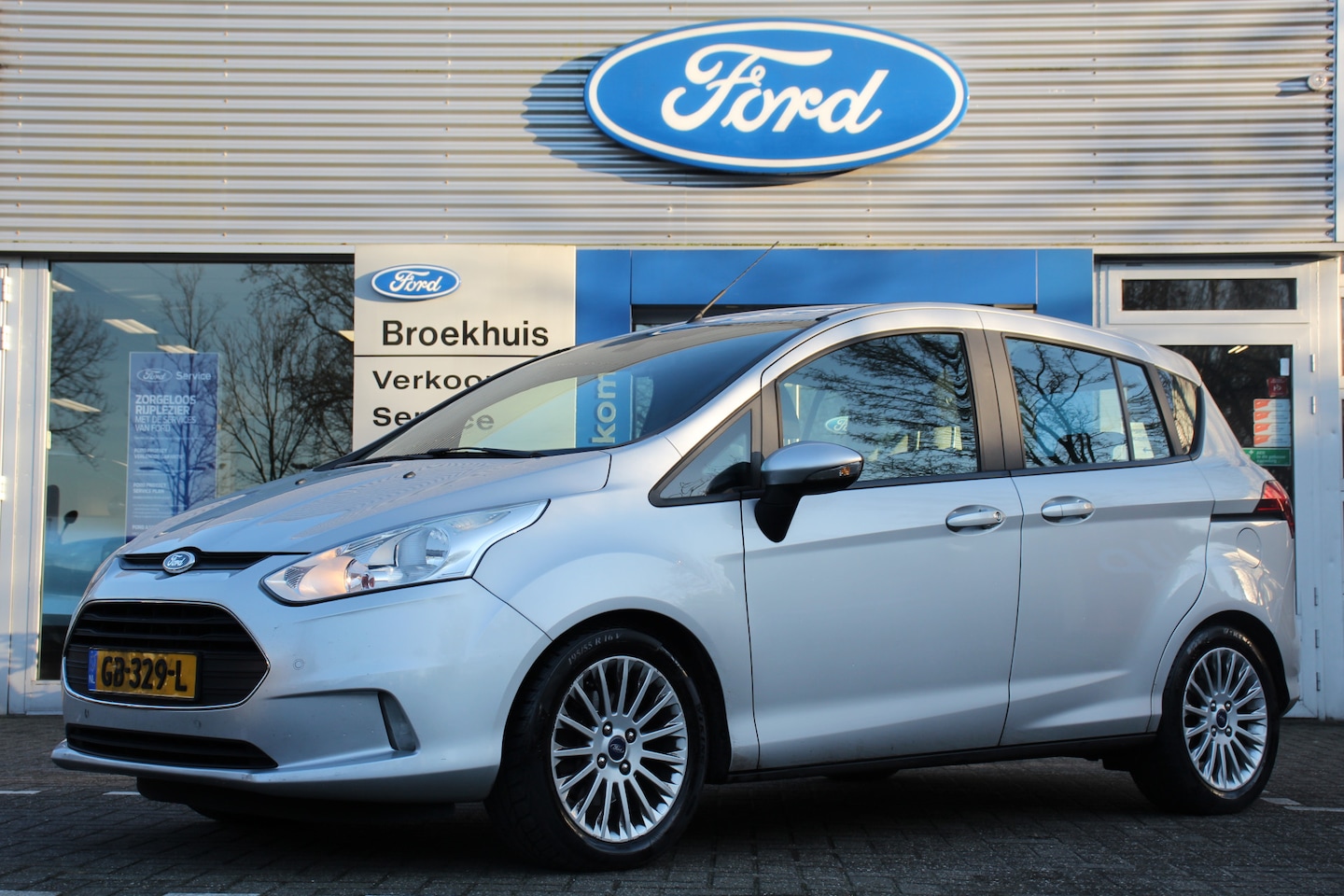 Ford B-Max - 1.0EB | NL-AUTO! | DEALER OH! | NAVI | CRUISE | PARKEERSENOREN | BLUETOOTH | TREKHAAK - AutoWereld.nl