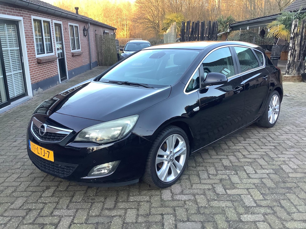 Opel Astra - 1.4 Turbo Sport Nieuwe APK 2-2026 - AutoWereld.nl