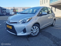 Toyota Yaris - 1.5 Full Hybrid Aspiration Clima / Automaat