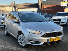 Ford Focus Wagon - 1.0 Business Edition | Navigatie | A.Camera | stoelverwarming |