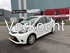 Toyota Aygo - 1.0 VVT-i Now 5-Deurs 68 PK. Als nieuw rijdende auto