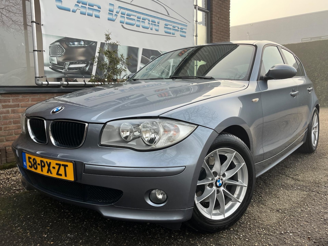 BMW 1-serie - 120i High Executive|Youngtimer|Airco|Cruise|Trekhaak| - AutoWereld.nl