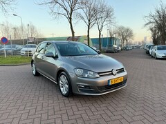 Volkswagen Golf - 1.6 TDI Highline BlueMotion