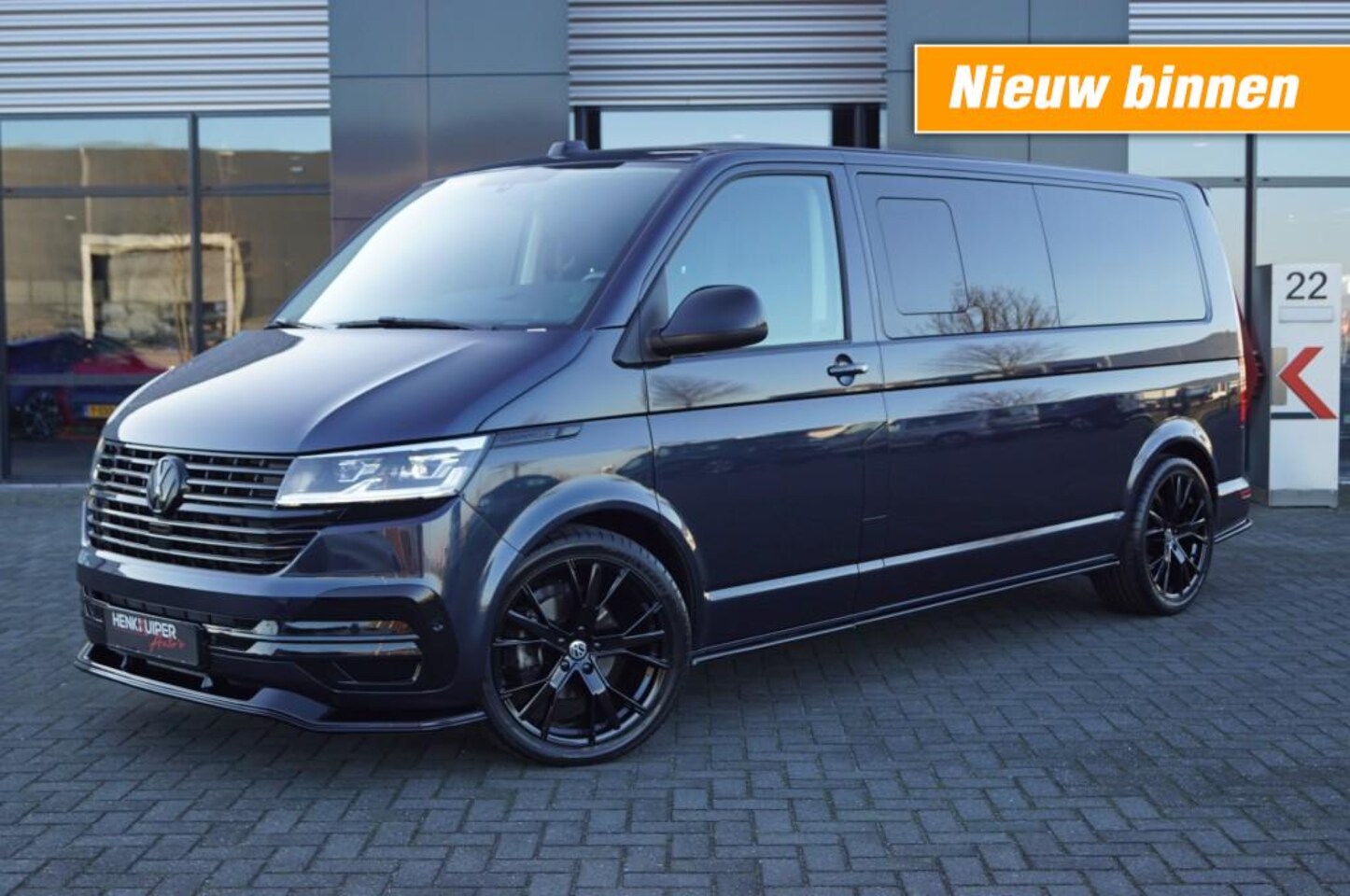 Volkswagen Transporter Caravelle - T6.1 Caravelle DSG 150pk Dubb. Cab. L2 /20 LM/Verlaagd/LED/Trekh - AutoWereld.nl