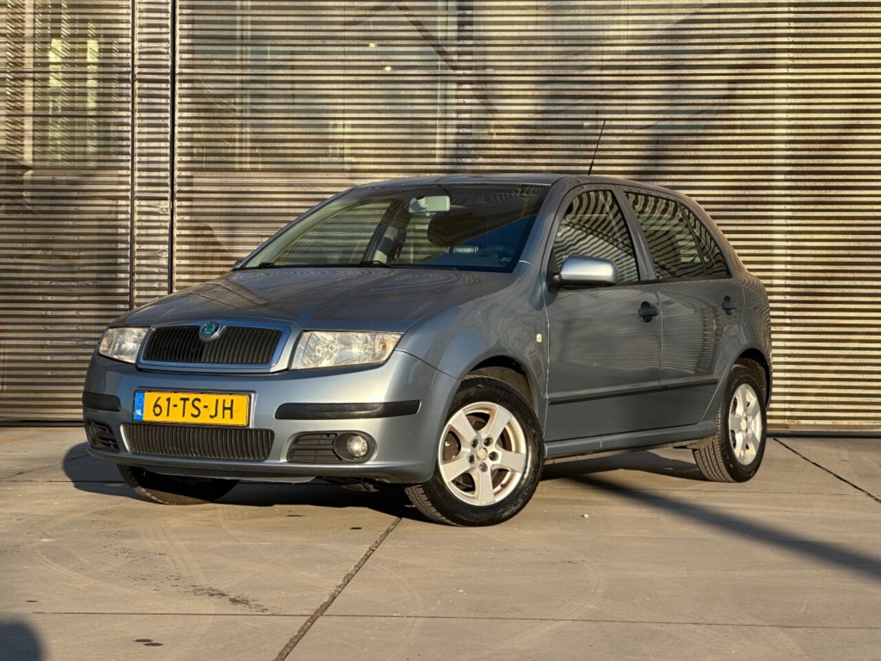 Skoda Fabia - 1.4-16V ELEGANCE AIRCO/AUTOMAAT UNIEK !! APK 6-3-2026 !! - AutoWereld.nl