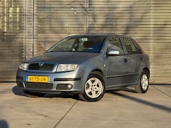 Skoda Fabia - 1.4-16V ELEGANCE AIRCO/AUTOMAAT UNIEK APK 6-3-2026