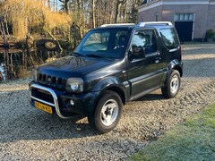 Suzuki Jimny - 1.3 16v 4wd FREESTYLE NL-auto 1e eig. AIRCO #COOL