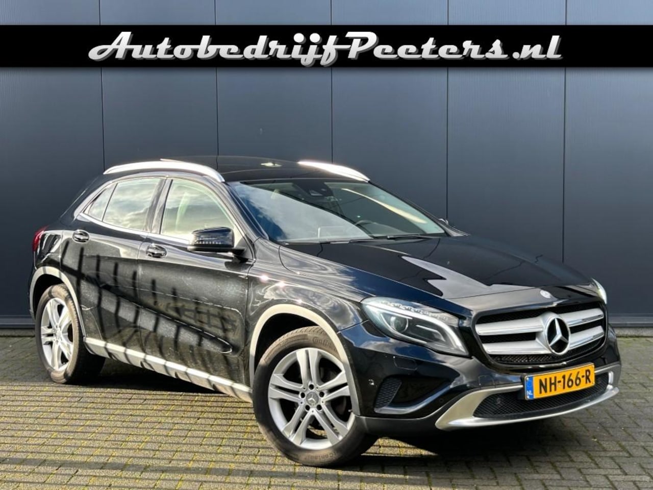 Mercedes-Benz GLA-Klasse - GLA 200 Aut. P-dak Camera Carplay Navi Xenon Trekhaak - AutoWereld.nl