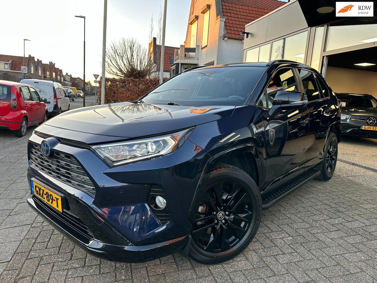 Toyota RAV4 - 2.5 Hybrid Dynamic Sport|Bi-Tone|JBL|Apple Carplay - AutoWereld.nl