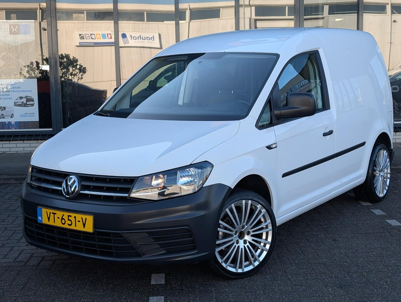 Volkswagen Caddy - 2.0 TDI L1H1 BMT Trendline Trekhaak/ Cruise control / NAVI - AutoWereld.nl