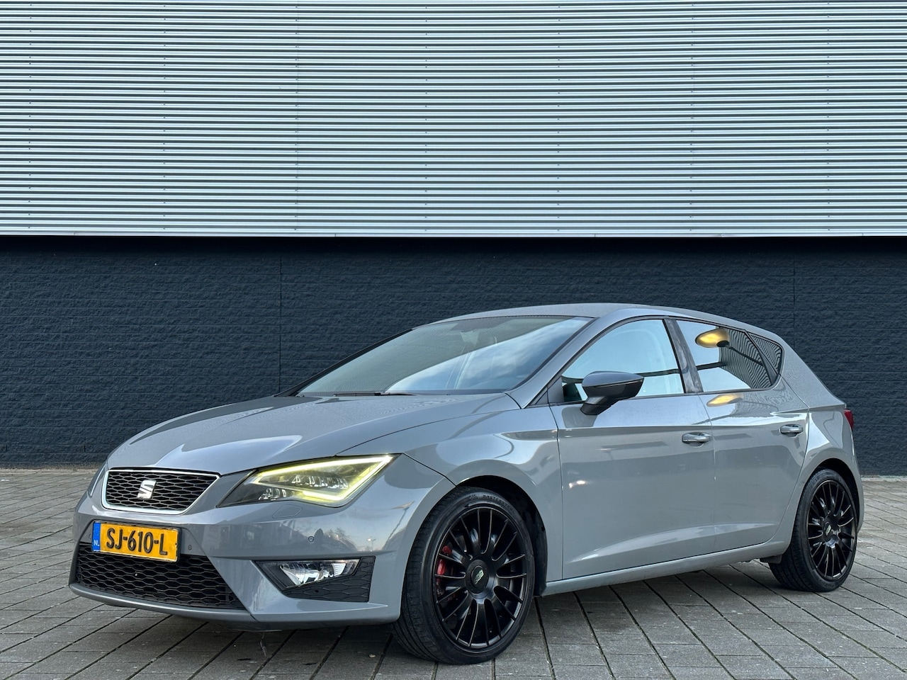 Seat Leon - 2.0 TDI FR Automaat/Led/Xenon/Nardo/Leer - AutoWereld.nl