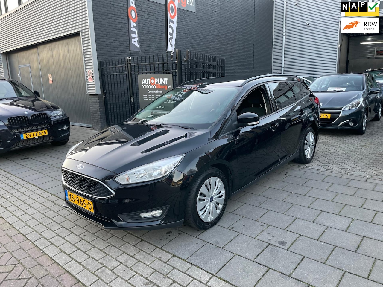 Ford Focus Wagon - 1.0 Titanium 1e Eigenaar! Trekhaak Navi Airco NAP APK - AutoWereld.nl