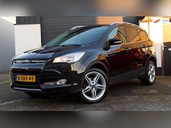 Ford Kuga - 1.6 Titanium Plus 5-deurs Zwart