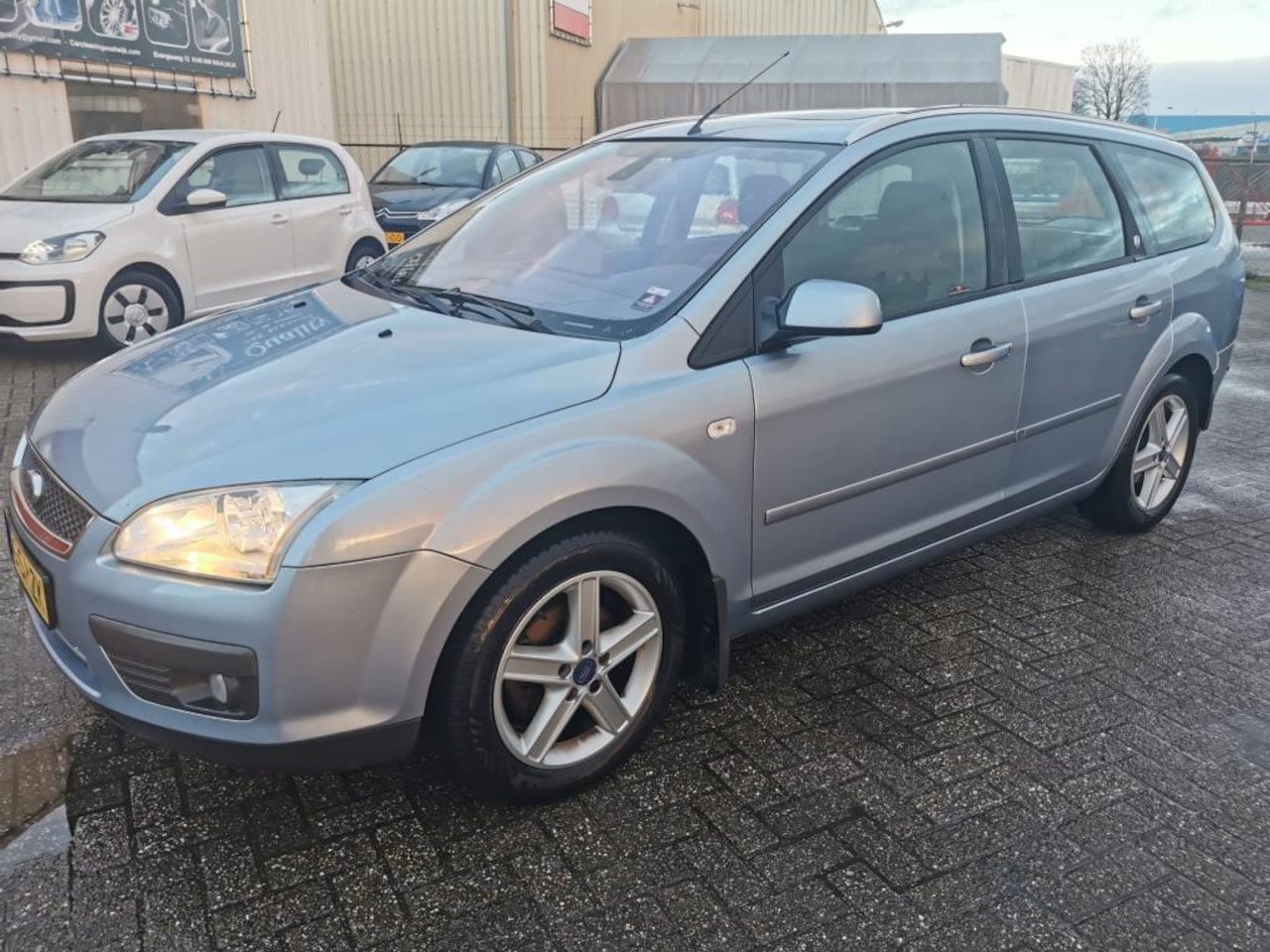 Ford Focus Wagon - 1.6-16V Ghia | Pano | APK | Cruise Control |Airco |Trekhaak - AutoWereld.nl