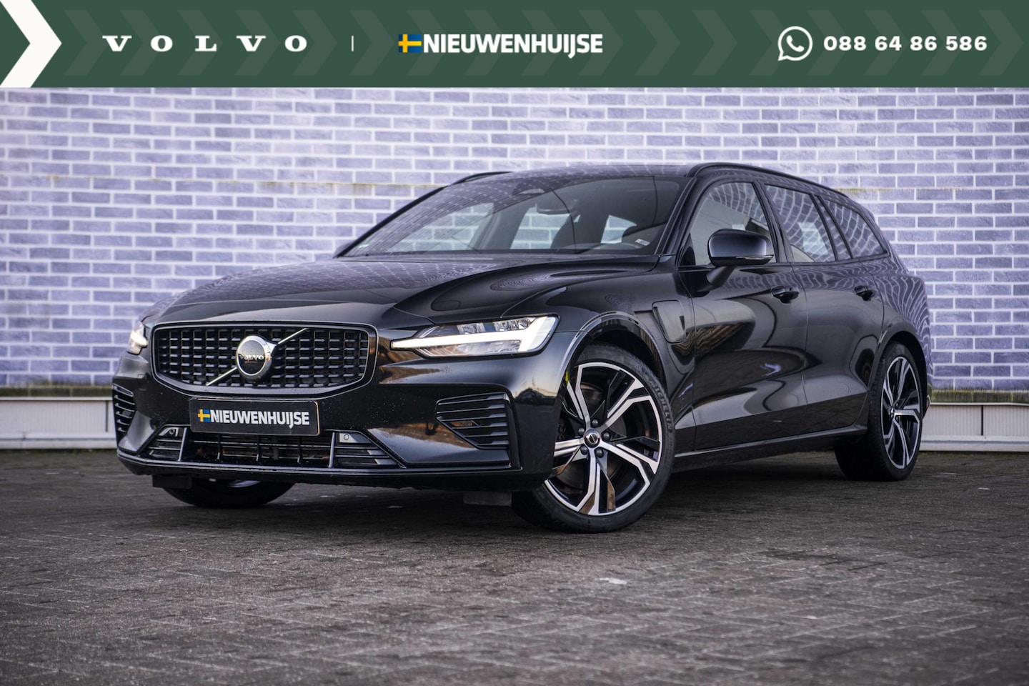 Volvo V60 - 2.0 T6 Plug-in hybrid AWD Plus Dark | Long range | Panorama dak | Adaptieve cruise control - AutoWereld.nl