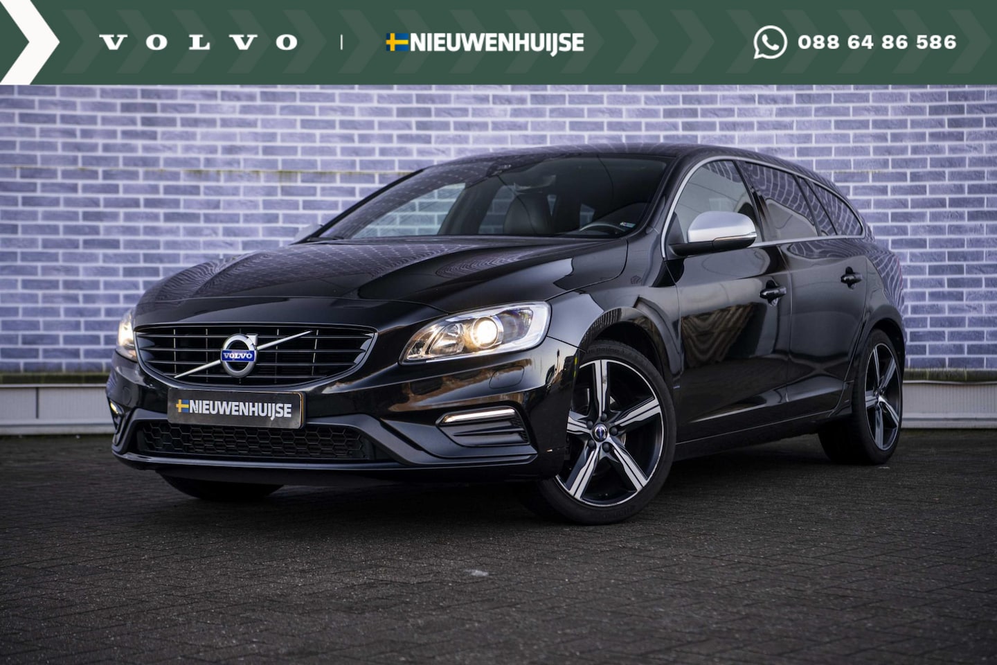 Volvo V60 - 2.0 T4 Business Sport | Trekhaak | Stoelverwarming | Dealer Onderhouden | R-Design | - AutoWereld.nl