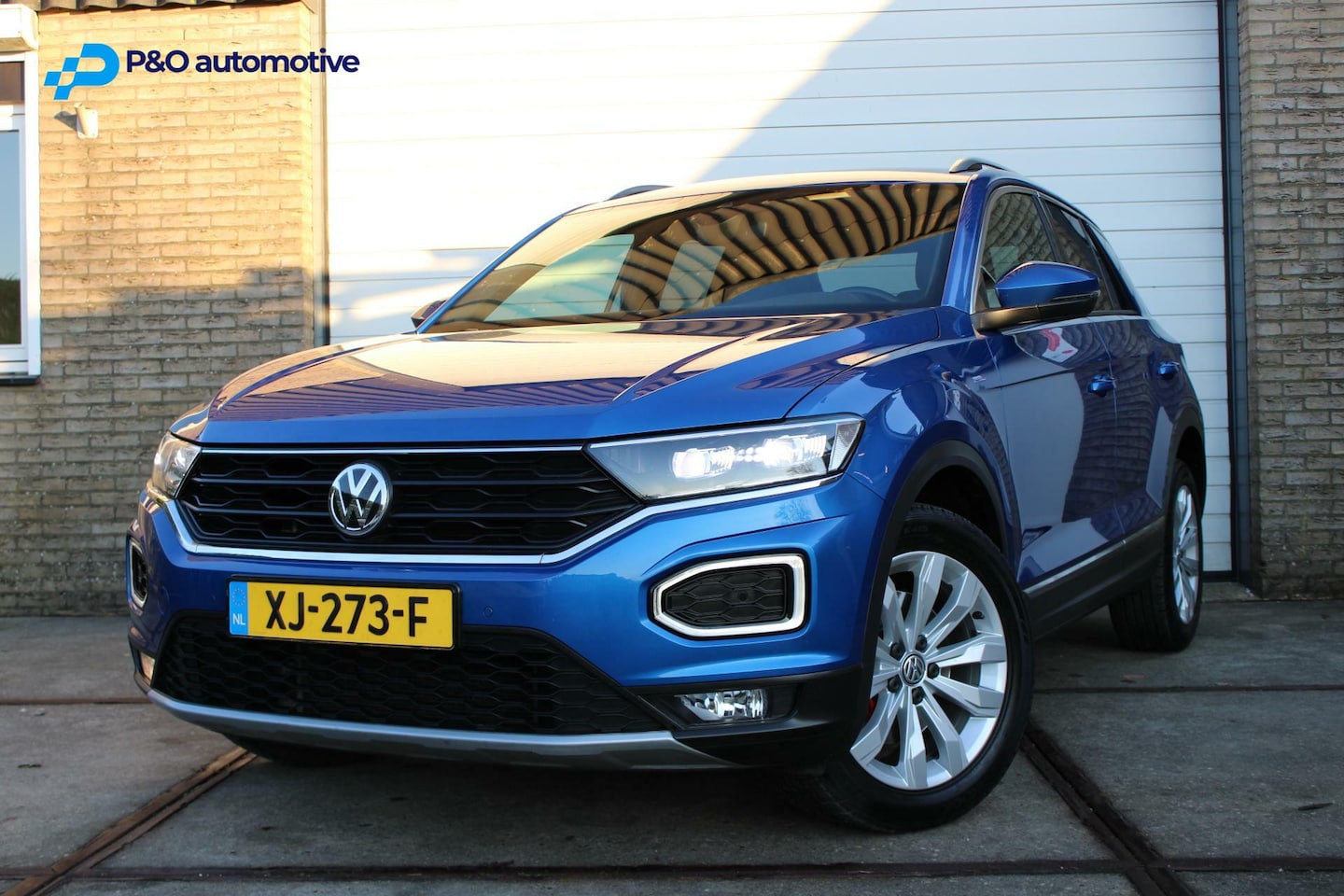 Volkswagen T-Roc - 1.0 TSI Sport VIRTUAL / ACC / LANEASSIST - AutoWereld.nl