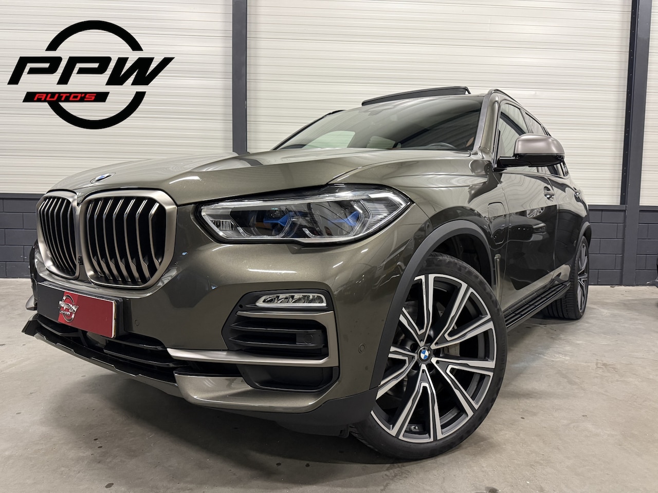 BMW X5 - xDrive45e High Exe MANHATTAN CIRIUM 54DKM!!/PANO/HEAD-UP/360CAMERA/H&K/22"INDIVIDUAL/MEMOR - AutoWereld.nl