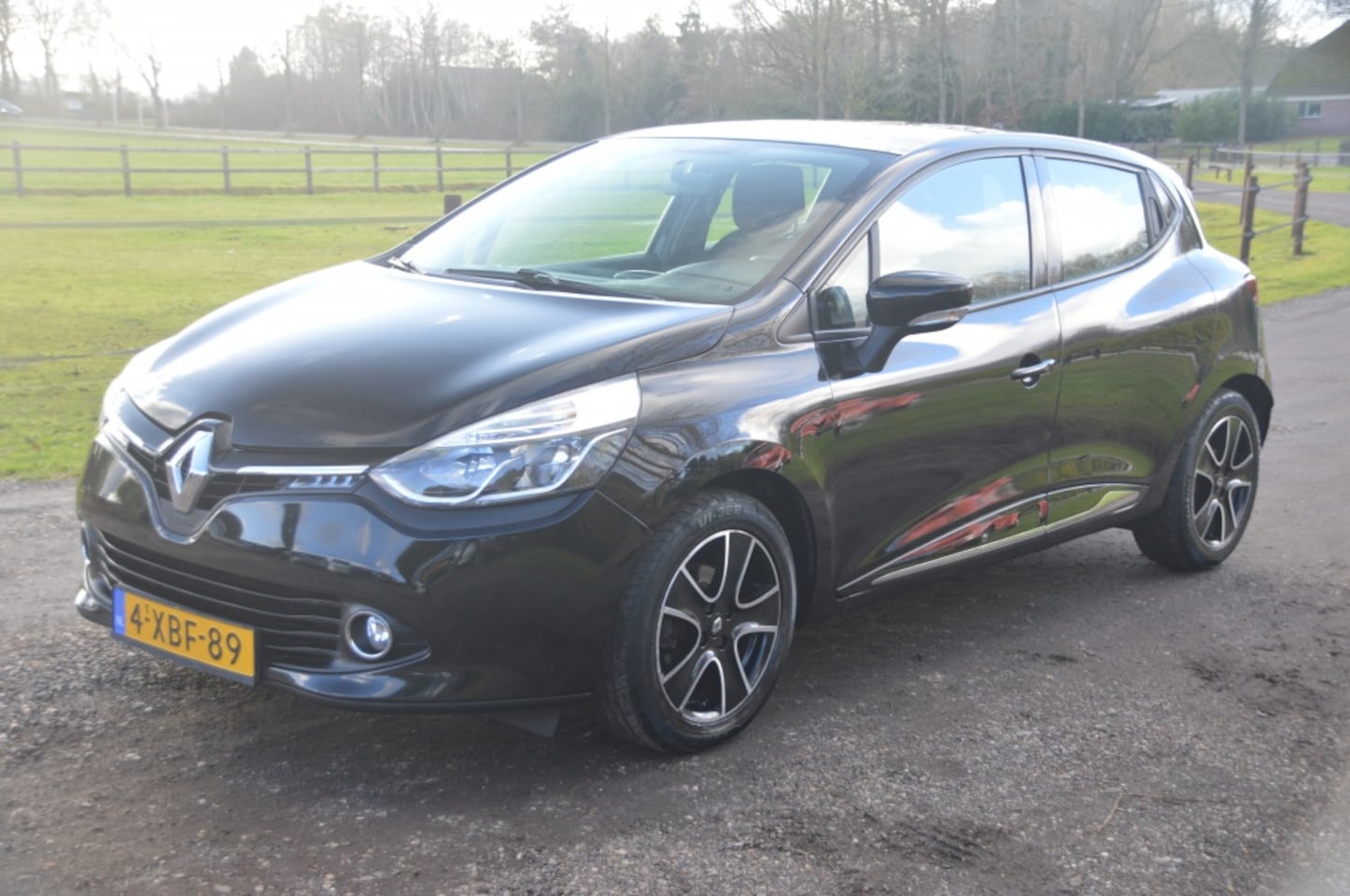 Renault Clio - 0.9 TCe Expression Airco Cruise Trekhaak - AutoWereld.nl