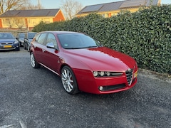 Alfa Romeo 159 Sportwagon - 3.2 JTS Q4 TI | Leer | Xenon | Autom. Airco | Cruise Control | BOSE | 19" LMV | Sportstoel