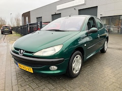 Peugeot 206 - 1.4 Gentry AUTOMAAT 113000KM