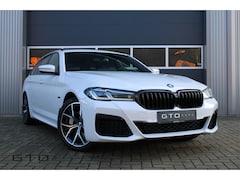 BMW 5-serie Touring - 530e M Sport Edition Panorama/Harman Kardon/Trekhaak/Camera/Stuurwielverwarming/HUD/ Vol