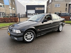 BMW 3-serie - 318i Executive/Climate