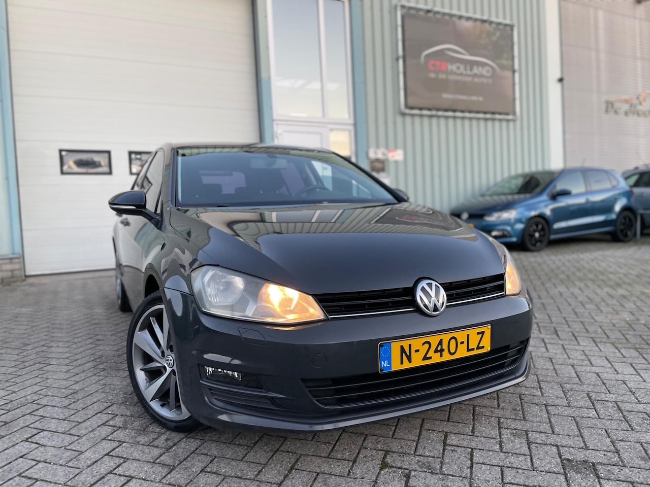 Volkswagen Golf - 1.6 TDI Highline (bj 2013) DSG|STOELVERWARMING|LMV - AutoWereld.nl