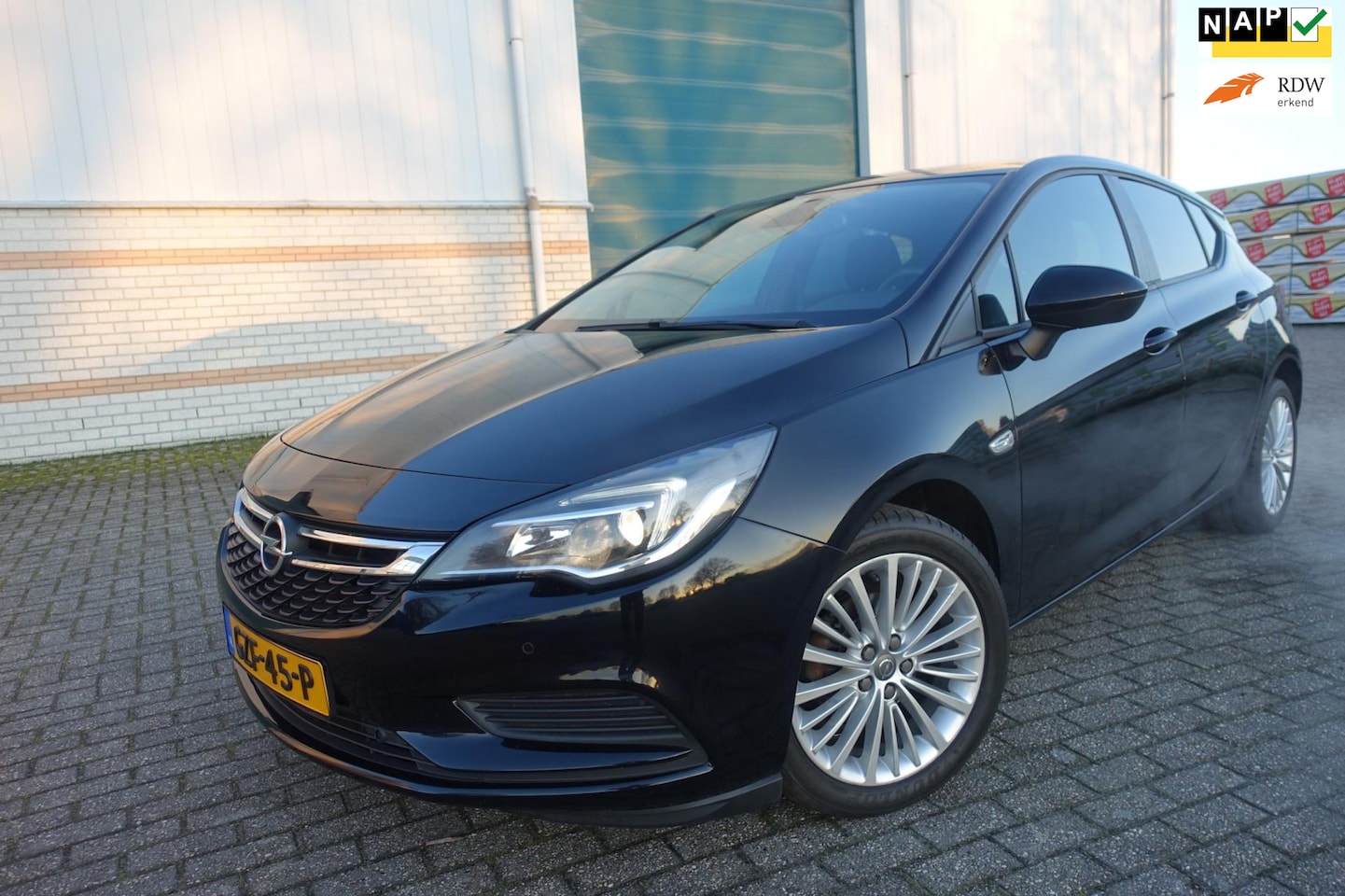 Opel Astra - 1.4 Turbo Executive - 150 PK vol automaat - lm velgen - navi - - AutoWereld.nl