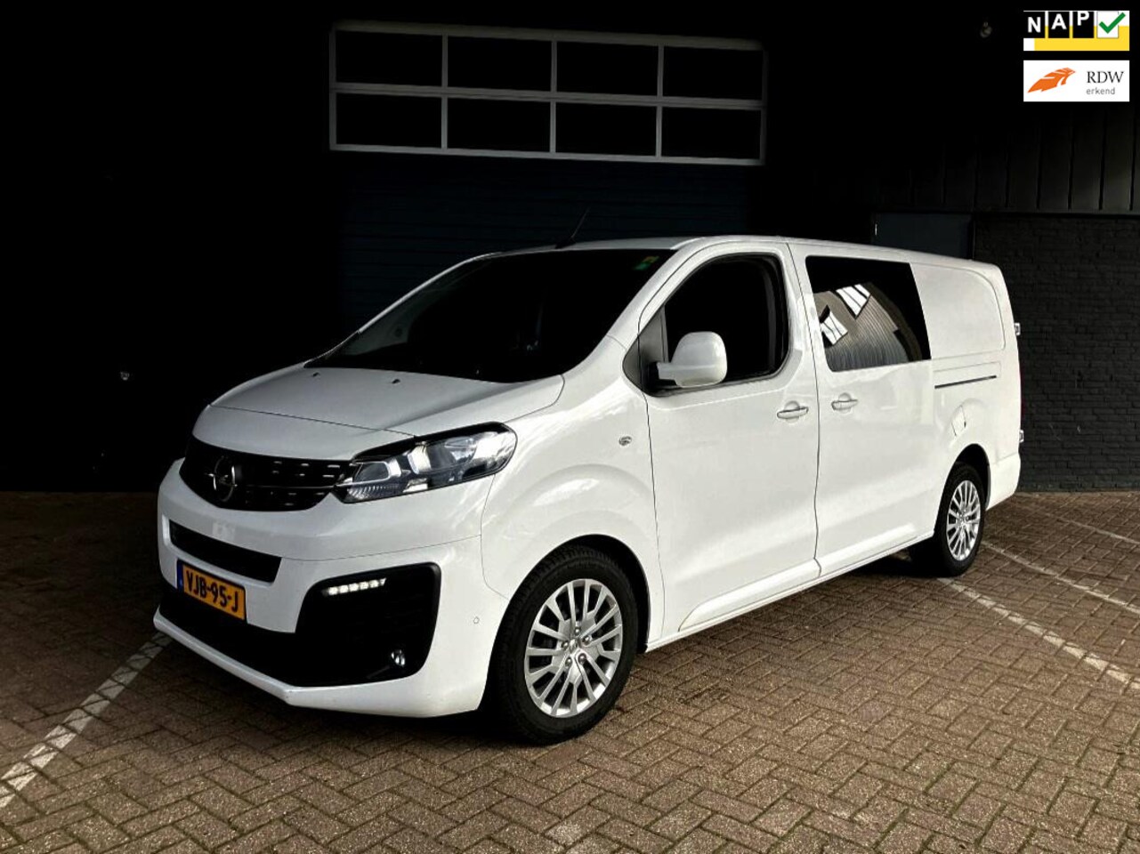 Opel Vivaro - 2.0 CDTI L3H1 DC Innovation 2.0 CDTI L3H1 DC Innovation - AutoWereld.nl