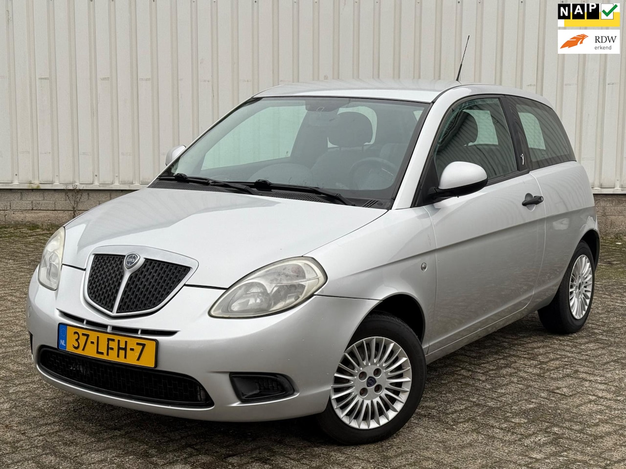 Lancia Y(psilon) - Ypsilon 1.2 Argento 2e Eigenaar,Airco,Elektrische ramen,N.A.P! - AutoWereld.nl