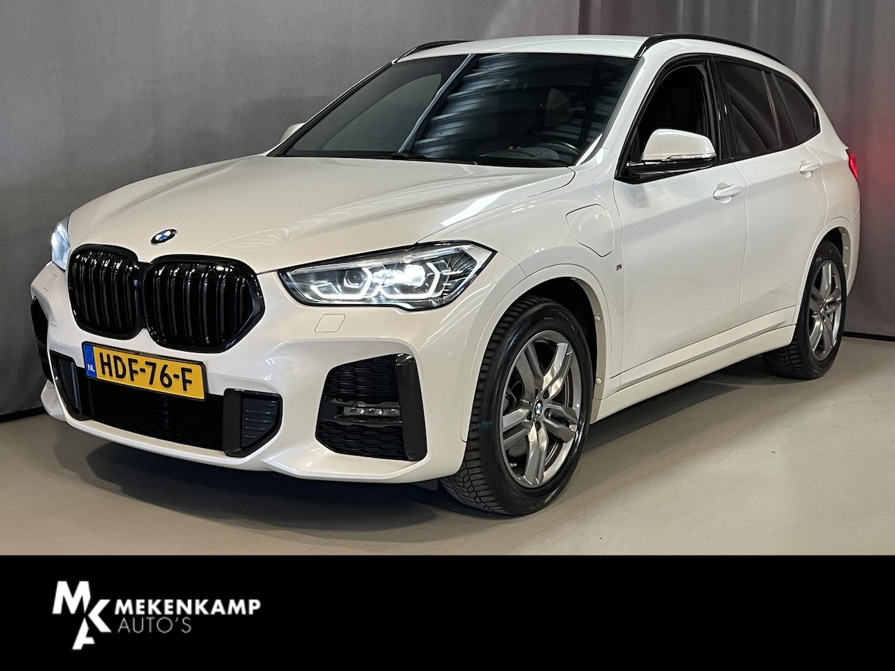 BMW X1 - xDrive25e High Executive M Sport 18"/Stoelverwarming/Sportstoelen/Elektrische Klep/LED/DAB - AutoWereld.nl