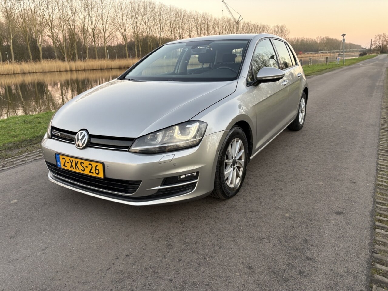 Volkswagen Golf - 1.6 TDI 1e EIGENAAR | NAP | XENON | CLIMA - AutoWereld.nl