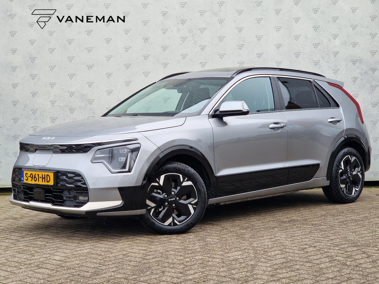 Kia Niro EV - DynamicPlusLine 64.8 kWh | Open Dak | LED | Key-Less | BSD | HUD | Camera | - AutoWereld.nl