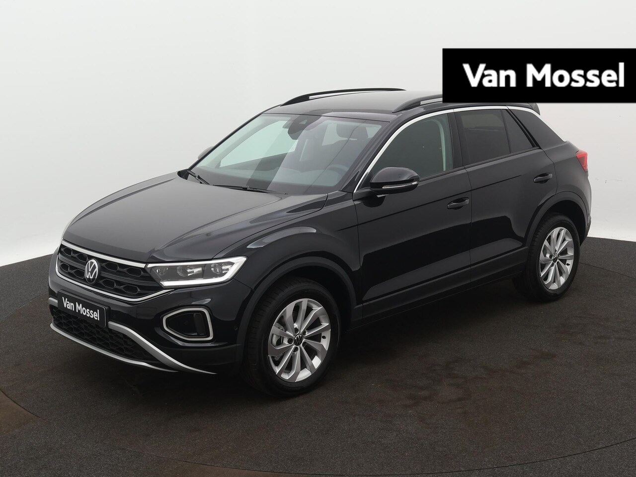 Volkswagen T-Roc - 1.5 TSI Life Edition 150 PK Automaat | LED Plus | Apple Carplay | Climate control | Camera - AutoWereld.nl