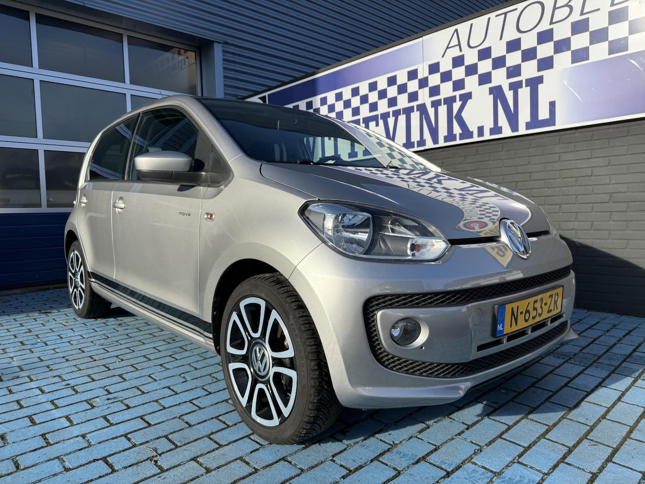 Volkswagen Up! - 1.0 take up! AIRCO ELEKTR. RAMEN STOELVERW. NAVI - AutoWereld.nl