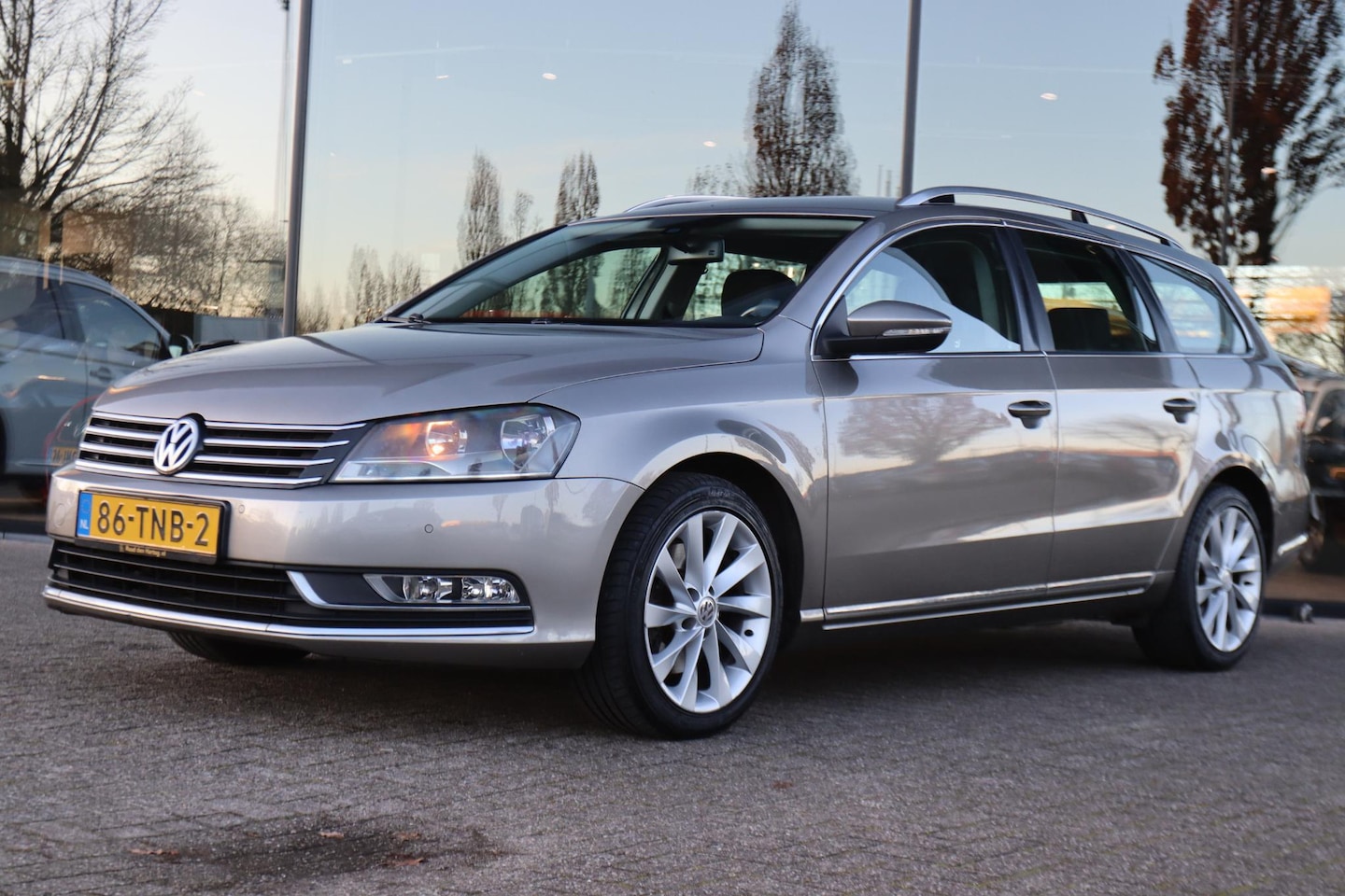 Volkswagen Passat Variant - 1.4 TSI AUT. | TREKHAAK | PDC | CLIMATE | CRUISE | BLUETOOTH | NAVI | LMV - AutoWereld.nl