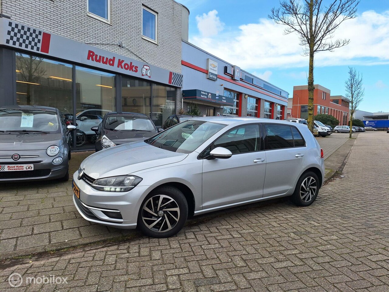 Volkswagen Golf - 1.0 TSI COMFORTLINE / Camera / Acc / Carplay / - AutoWereld.nl