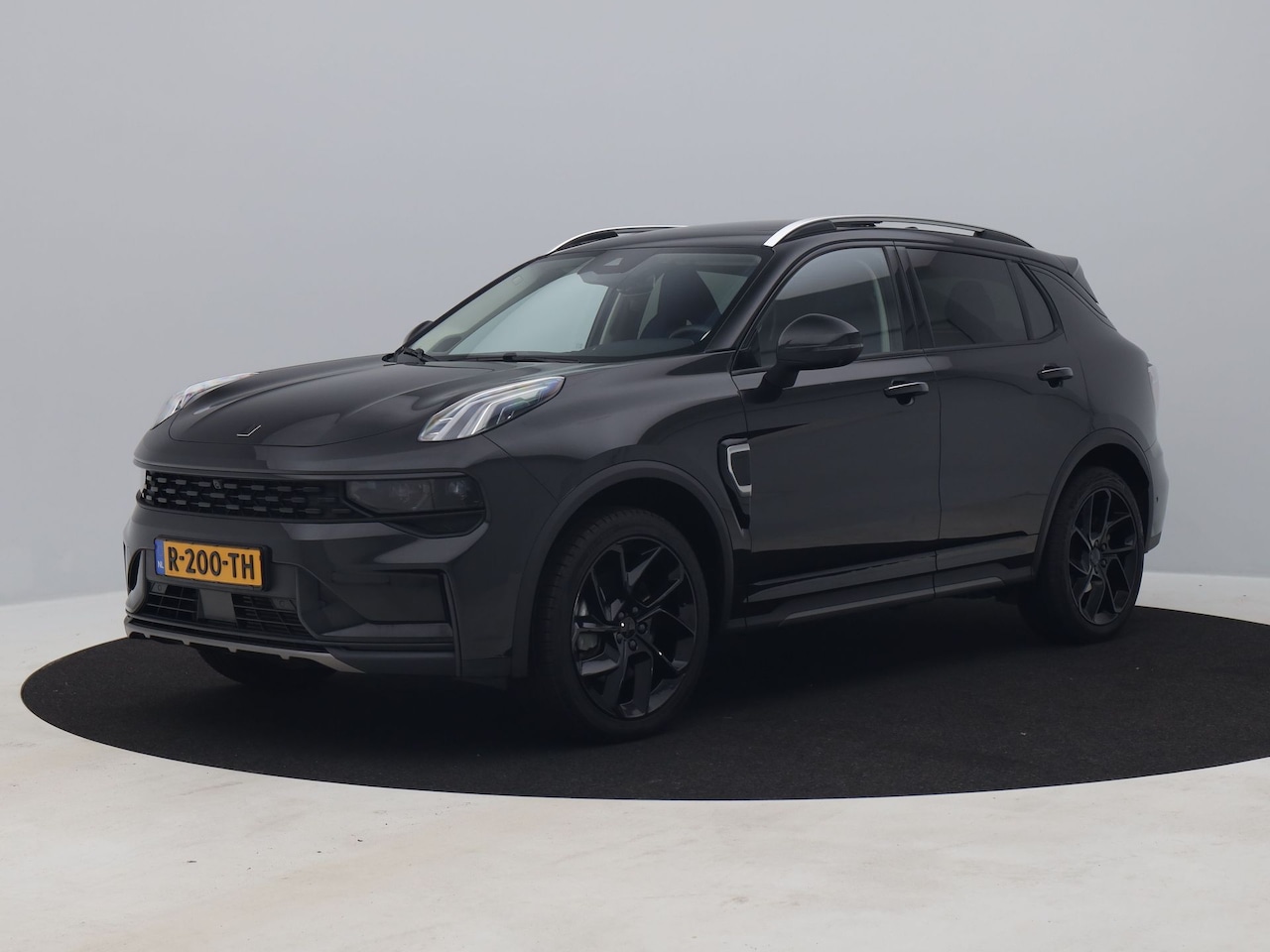 Lynk & Co 01 - 1.5 Plug-in Hybrid | BLACK | 360° | NLD AUTO - AutoWereld.nl