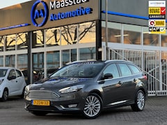 Ford Focus Wagon - 1.0 Dealeronderhouden Navi Cruise Distr. VV Vol optie Parkeerhulp+sensor Nieuwe APK - 2e e