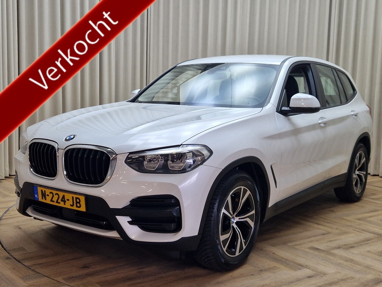 BMW X3 - xDrive20i Leder / Stoelverwarming / LED / Adaptive Cruise / Navigatie / ECC Clima / 18'' L - AutoWereld.nl