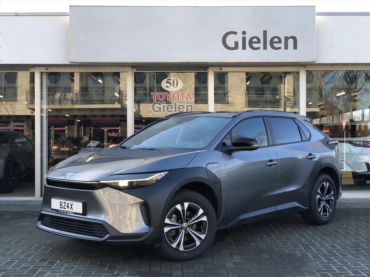 Toyota bZ4X - 71,4 kWh 204pk Dynamic | Groot scherm, 360 Camera, Parkeersensoren, Elektrische achterklep - AutoWereld.nl