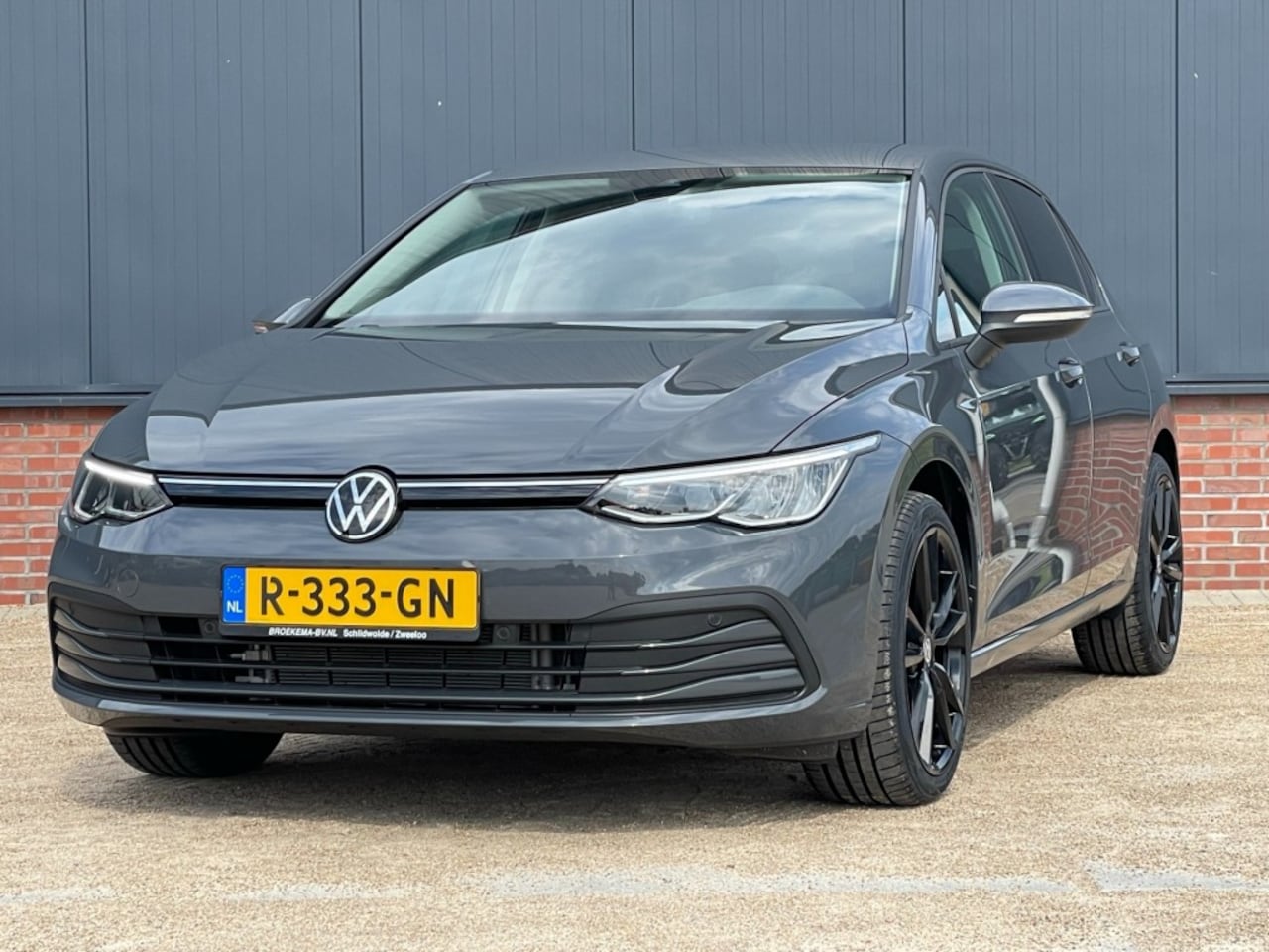 Volkswagen Golf - 8 1.0 TSI 90pk Virtual / Led / Stoel- en stuurwerwarming - AutoWereld.nl