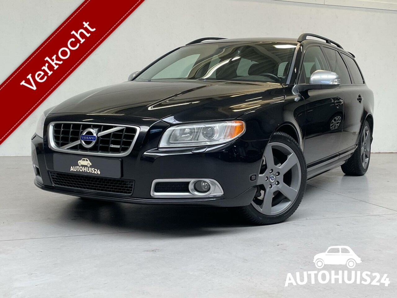 Volvo V70 - 2.5FT R-Design 233pk XENON PDC TREKHAAK BLUETOOTH - AutoWereld.nl