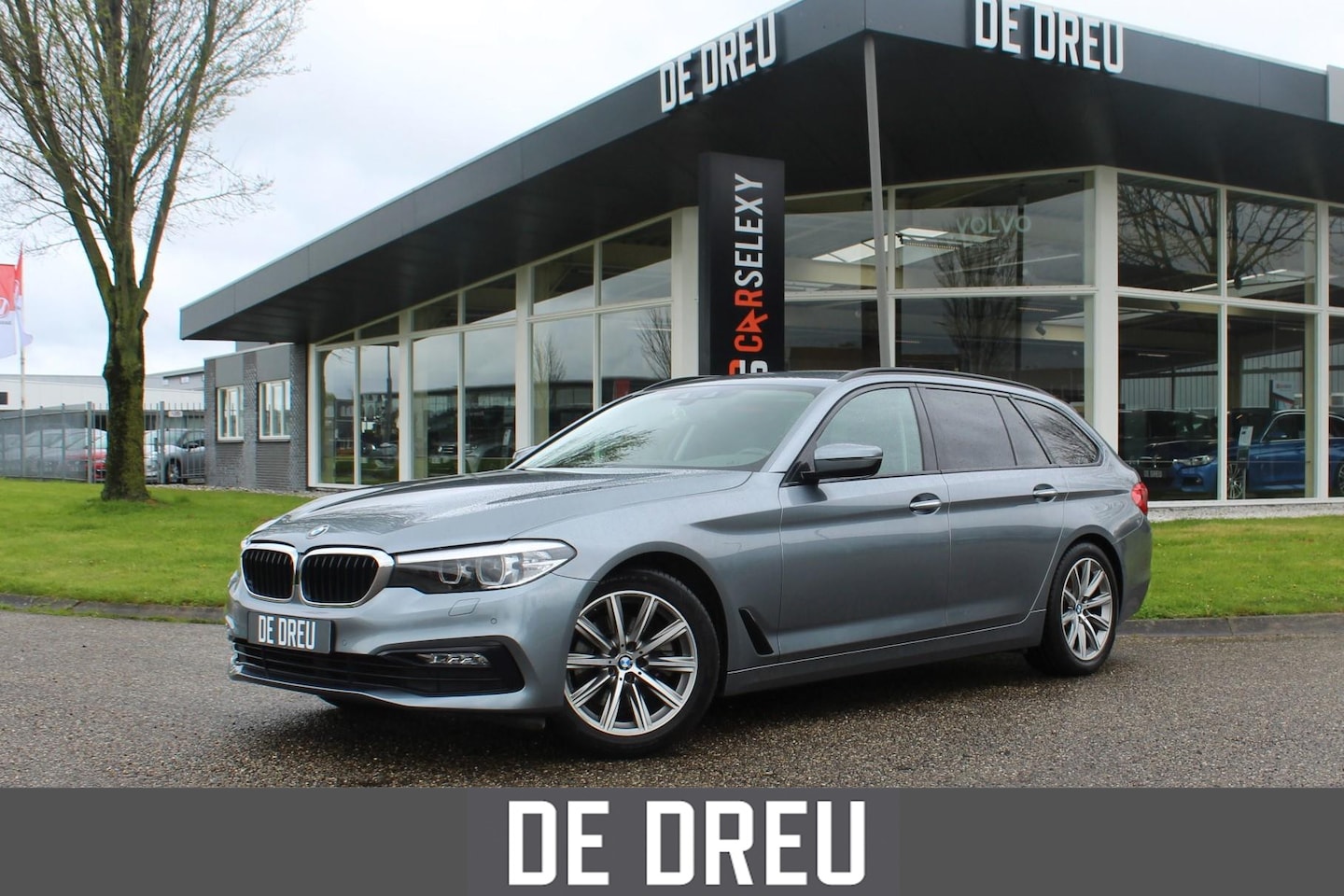 BMW 5-serie Touring - 520i Sportline | EL. TREKHAAK | SHADOWLINE | PRIVACY | - AutoWereld.nl