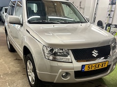 Suzuki Grand Vitara - 2.0-16V High Executive luxe uitvoering