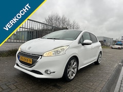 Peugeot 208 - 1.6 VTi Allure / PANO / NAVI / PDC